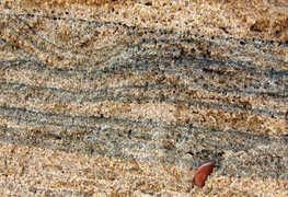 292-mineral_syncline_in_sand_-_wiki